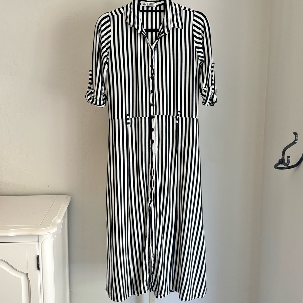 Women’s Black White Stripe Knit Collared Button Front Midi Dress, L
